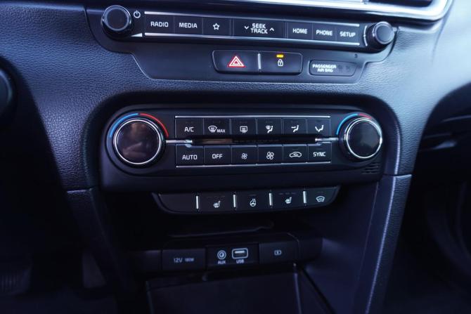 Kia Ceed III с пробегом 2019 года, цена 1 654 000 рублей, 134200 км, хэтчбек, Автокод Объявления
