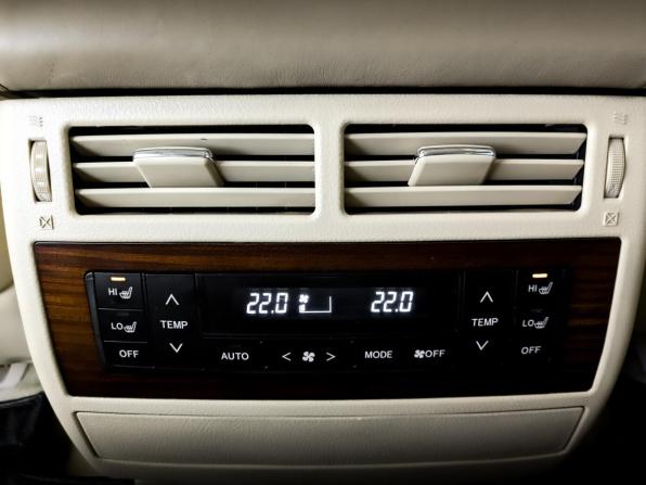 Toyota Land Cruiser 200 Series Рестайлинг 2 с пробегом 2015 года, цена 4 900 000 рублей, 152605 км, внедорожник, Автокод Объявления