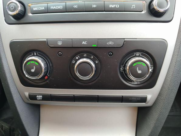Skoda Octavia II (A5) Рестайлинг с пробегом 2012 года, цена 659 000 рублей, 256637 км, лифтбек, Автокод Объявления