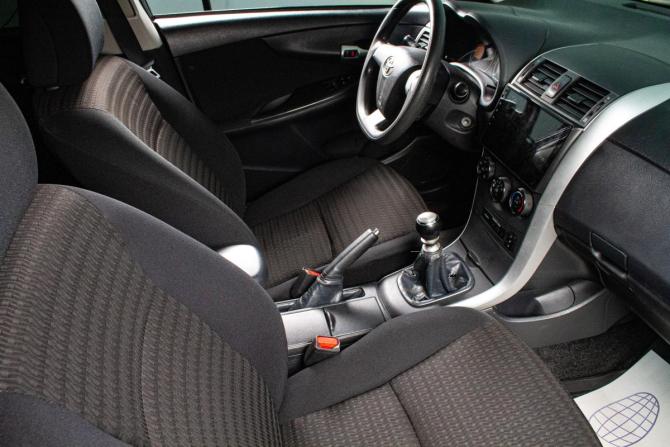 Toyota Corolla X (E140 E150) Рестайлинг с пробегом 2012 года, цена 1 079 000 рублей, 260000 км, седан, Автокод Объявления