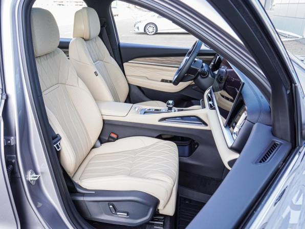 Geely Monjaro I Рестайлинг 2 с пробегом 2025 года, цена 4 098 000 рублей, 51 км, внедорожник, Автокод Объявления