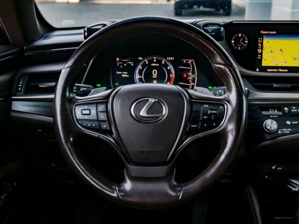 Lexus ES VII с пробегом 2021 года, цена 3 450 000 рублей, 263663 км, седан, Автокод Объявления