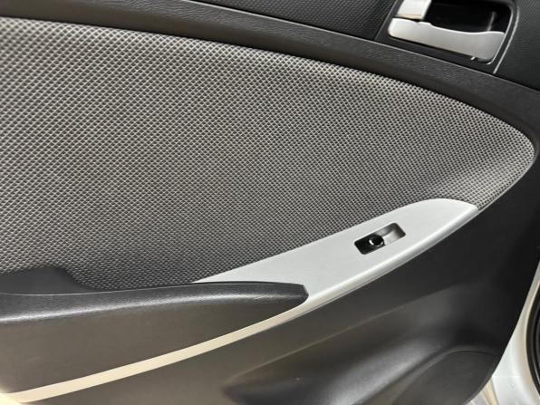 Hyundai Solaris I с пробегом 2014 года, цена 960 000 рублей, 104165 км, седан, Автокод Объявления