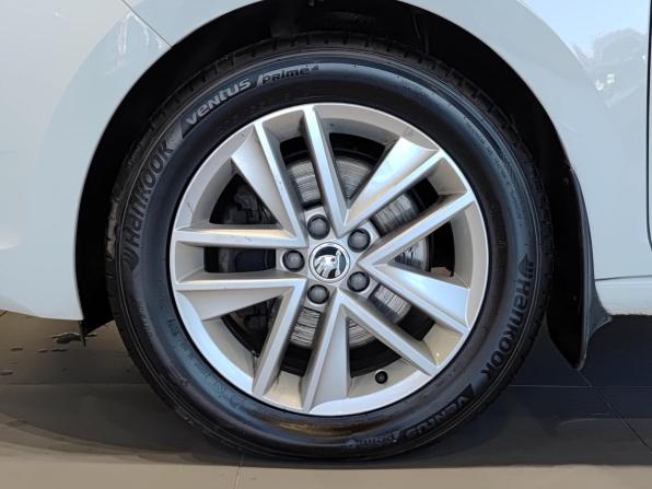 Skoda Rapid I Рестайлинг с пробегом 2019 года, цена 1 585 000 рублей, 80949 км, лифтбек, Автокод Объявления