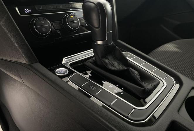 Volkswagen Passat B8 с пробегом 2017 года, цена 1 950 000 рублей, 130239 км, седан, Автокод Объявления