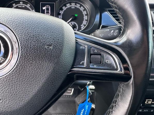 Skoda Rapid I Рестайлинг с пробегом 2017 года, цена 1 349 000 рублей, 101850 км, лифтбек, Автокод Объявления