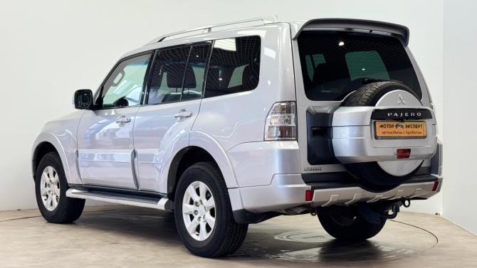 Mitsubishi Pajero IV с пробегом 2011 года, цена 2 000 000 рублей, 108418 км, внедорожник, Автокод Объявления
