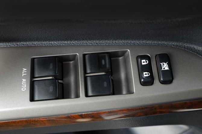Toyota Land Cruiser 200 Series с пробегом 2010 года, цена 3 159 000 рублей, 274000 км, внедорожник, Автокод Объявления