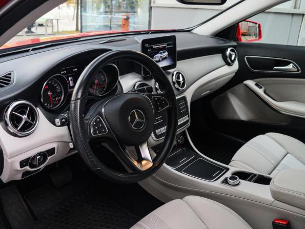 Mercedes-Benz GLA I (X156) Рестайлинг с пробегом 2018 года, цена 2 850 000 рублей, 72099 км, внедорожник, Автокод Объявления