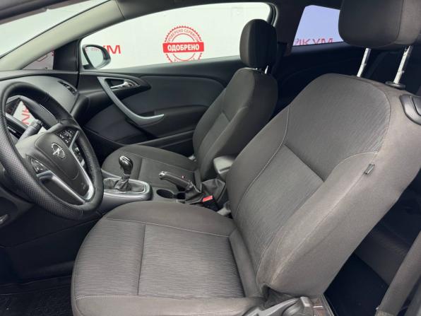 Opel Astra J Рестайлинг с пробегом 2013 года, цена 549 000 рублей, 306999 км, хэтчбек, Автокод Объявления