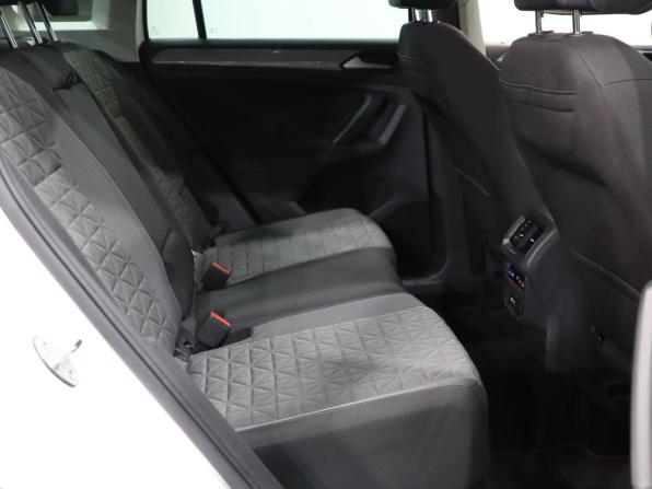 Volkswagen Tiguan II Рестайлинг с пробегом 2021 года, цена 2 690 000 рублей, 100228 км, внедорожник, Автокод Объявления