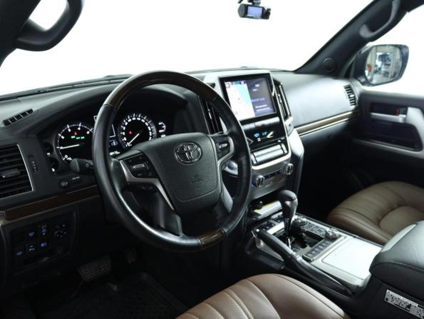 Toyota Land Cruiser 200 Series Рестайлинг 2 с пробегом 2019 года, цена 9 900 000 рублей, 48474 км, внедорожник, Автокод Объявления