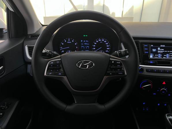 Hyundai Solaris II с пробегом 2018 года, цена 1 260 000 рублей, 145000 км, седан, Автокод Объявления