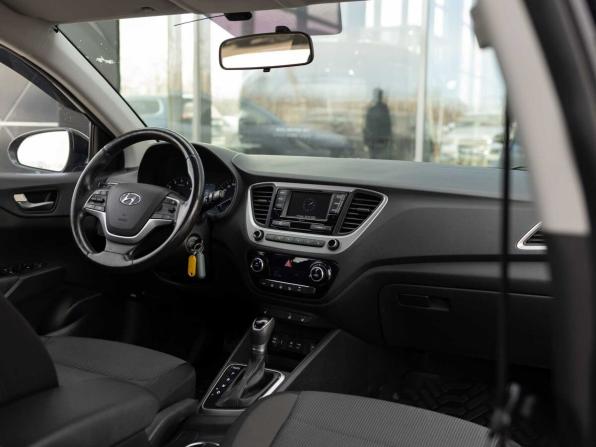 Hyundai Solaris II с пробегом 2017 года, цена 1 280 000 рублей, 100009 км, седан, Автокод Объявления