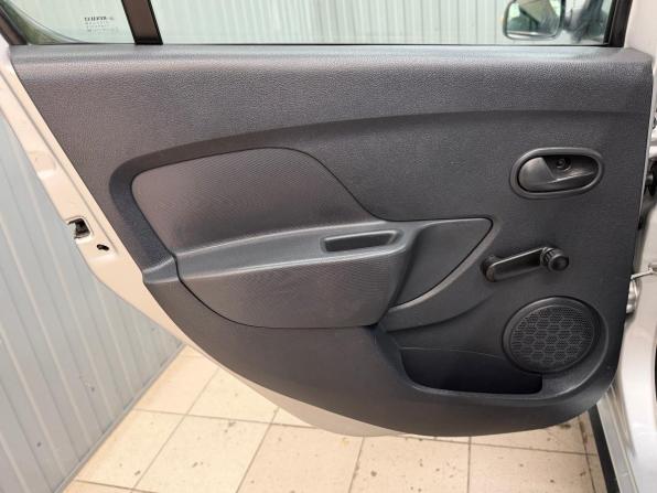 Renault Sandero II с пробегом 2016 года, цена 869 000 рублей, 146123 км, хэтчбек, Автокод Объявления