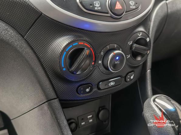Hyundai Solaris I Рестайлинг с пробегом 2015 года, цена 1 048 000 рублей, 136524 км, седан, Автокод Объявления
