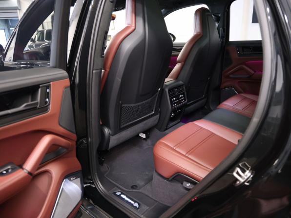 Porsche Cayenne III Рестайлинг с пробегом 2026 года, цена 24 999 000 рублей, 35 км, внедорожник, Автокод Объявления