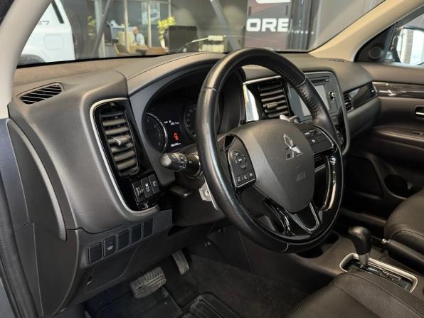 Mitsubishi Outlander III Рестайлинг 2 с пробегом 2016 года, цена 2 199 000 рублей, 64000 км, внедорожник, Автокод Объявления