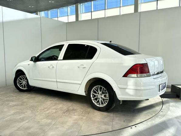 Opel Astra H Рестайлинг с пробегом 2008 года, цена 440 000 рублей, 265288 км, седан, Автокод Объявления