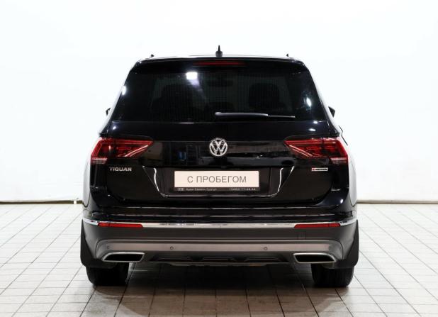 Volkswagen Tiguan II с пробегом 2018 года, цена 2 999 000 рублей, 126882 км, внедорожник, Автокод Объявления