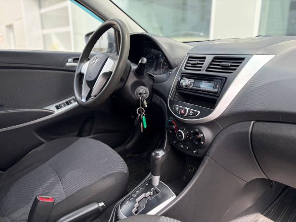 Hyundai Solaris I с пробегом 2013 года, цена 495 000 рублей, 172000 км, седан, Автокод Объявления