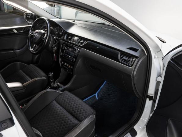 Skoda Rapid I Рестайлинг с пробегом 2018 года, цена 900 000 рублей, 200453 км, лифтбек, Автокод Объявления