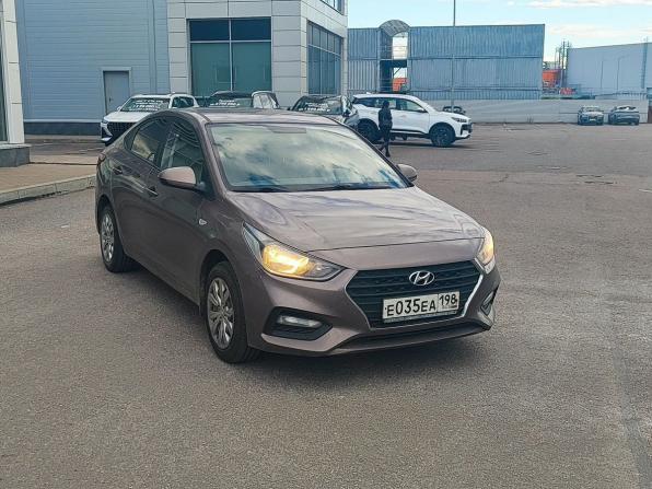 Hyundai Solaris II с пробегом 2019 года, цена 1 350 000 рублей, 118000 км, седан, Автокод Объявления