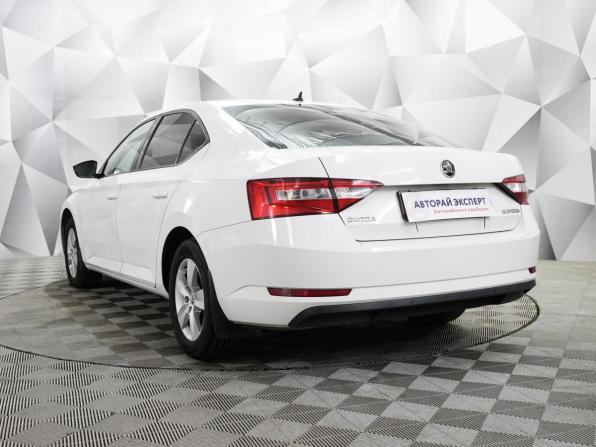 Skoda Superb III с пробегом 2017 года, цена 1 565 000 рублей, 178177 км, лифтбек, Автокод Объявления