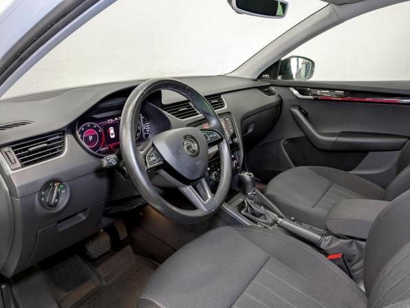 Skoda Octavia III (A7) Рестайлинг с пробегом 2020 года, цена 2 250 000 рублей, 83386 км, лифтбек, Автокод Объявления