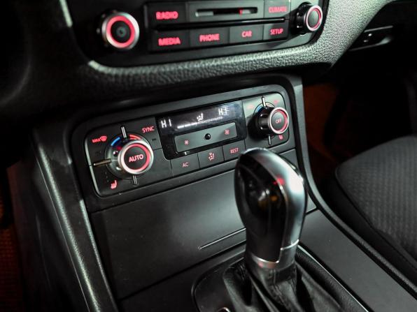 Volkswagen Touareg II с пробегом 2011 года, цена 1 620 000 рублей, 264190 км, внедорожник, Автокод Объявления