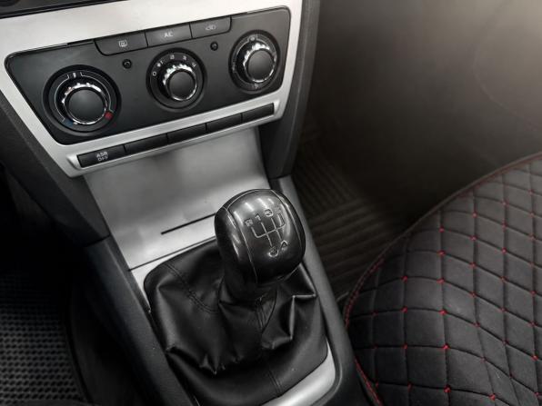 Skoda Octavia II (A5) Рестайлинг с пробегом 2012 года, цена 679 000 рублей, 262441 км, лифтбек, Автокод Объявления