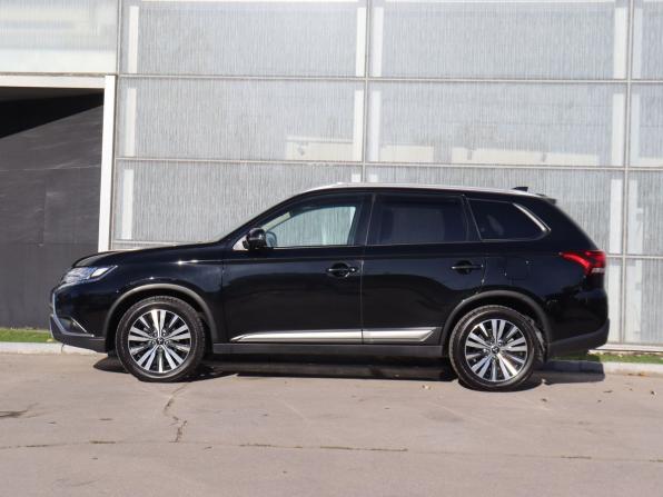 Mitsubishi Outlander III Рестайлинг 3 с пробегом 2020 года, цена 2 350 000 рублей, 127193 км, внедорожник, Автокод Объявления