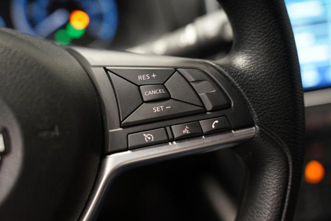 Nissan Leaf II (ZE1) с пробегом 2023 года, цена 2 570 000 рублей, 32000 км, хэтчбек, Автокод Объявления