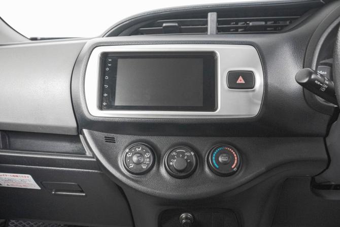 Toyota Vitz III (XP130) Рестайлинг с пробегом 2015 года, цена 749 000 рублей, 223000 км, хэтчбек, Автокод Объявления
