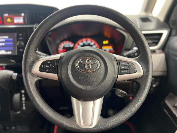 Toyota Roomy I с пробегом 2017 года, цена 970 000 рублей, 98909 км, минивэн, Автокод Объявления