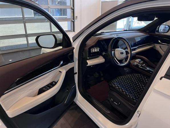Geely Monjaro I с пробегом 2022 года, цена 3 190 000 рублей, 39071 км, внедорожник, Автокод Объявления