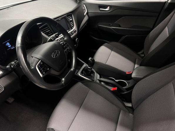 Hyundai Solaris II с пробегом 2018 года, цена 1 170 000 рублей, 148062 км, седан, Автокод Объявления