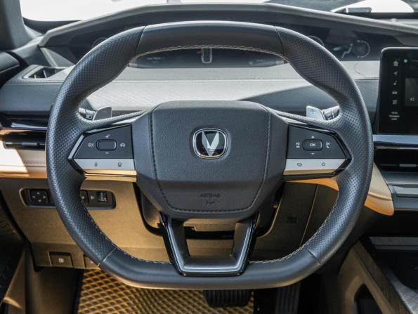 Changan UNI-V I с пробегом 2022 года, цена 2 025 000 рублей, 79829 км, лифтбек, Автокод Объявления