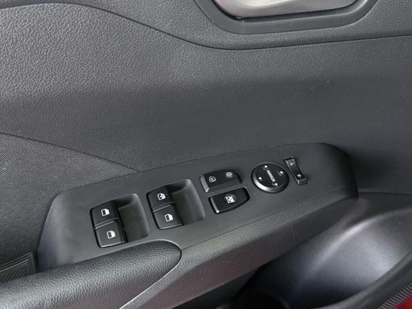 Hyundai Solaris II с пробегом 2019 года, цена 1 349 000 рублей, 134412 км, седан, Автокод Объявления