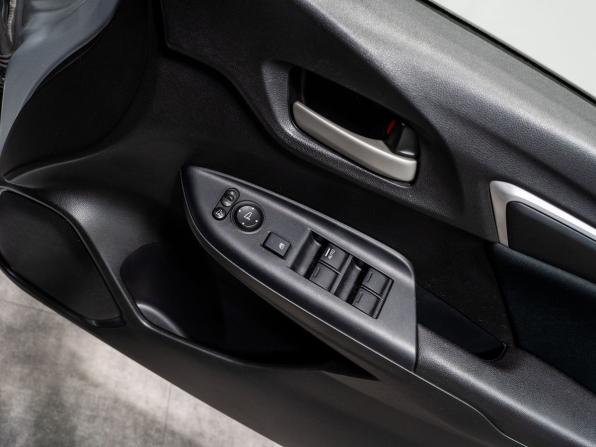 Honda Fit III с пробегом 2013 года, цена 1 175 000 рублей, 70228 км, хэтчбек, Автокод Объявления