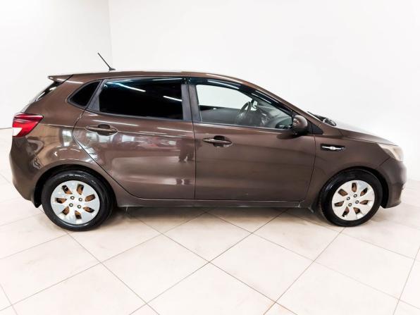 Kia Rio III Рестайлинг с пробегом 2016 года, цена 980 100 рублей, 158749 км, хэтчбек, Автокод Объявления
