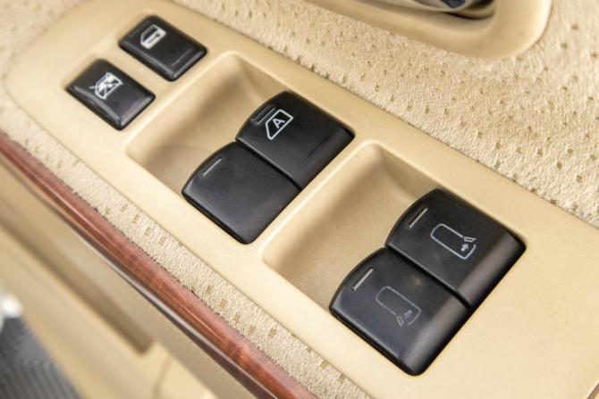 Nissan Elgrand II (E51) с пробегом 2005 года, цена 1 499 000 рублей, 170000 км, минивэн, Автокод Объявления