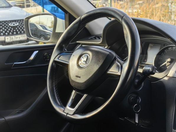 Skoda Rapid I с пробегом 2016 года, цена 679 000 рублей, 202000 км, лифтбек, Автокод Объявления