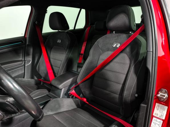 Volkswagen Golf R VII Рестайлинг с пробегом 2019 года, цена 2 950 000 рублей, 128354 км, хэтчбек, Автокод Объявления