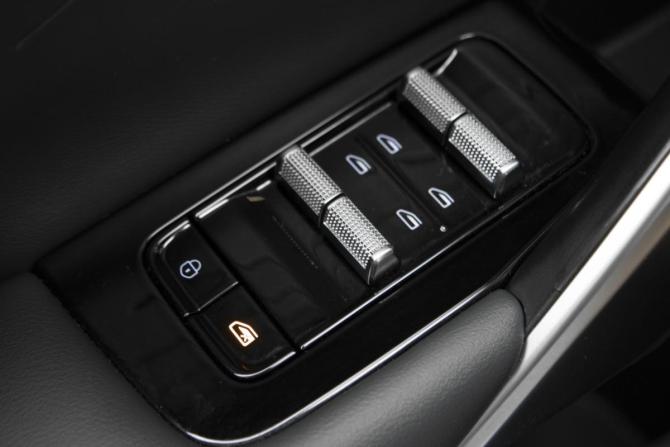 Geely Atlas II с пробегом 2024 года, цена 2 960 000 рублей, 38281 км, внедорожник, Автокод Объявления