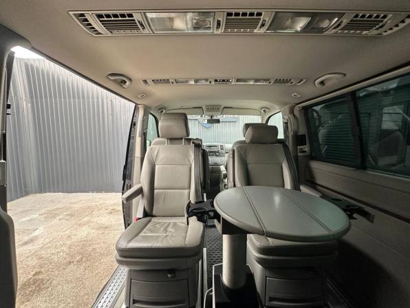 Volkswagen Multivan T5 Рестайлинг с пробегом 2011 года, цена 1 999 000 рублей, 293500 км, минивэн, Автокод Объявления