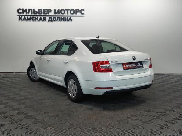 Skoda Octavia III (A7) Рестайлинг с пробегом 2017 года, цена 1 290 000 рублей, 160000 км, лифтбек, Автокод Объявления