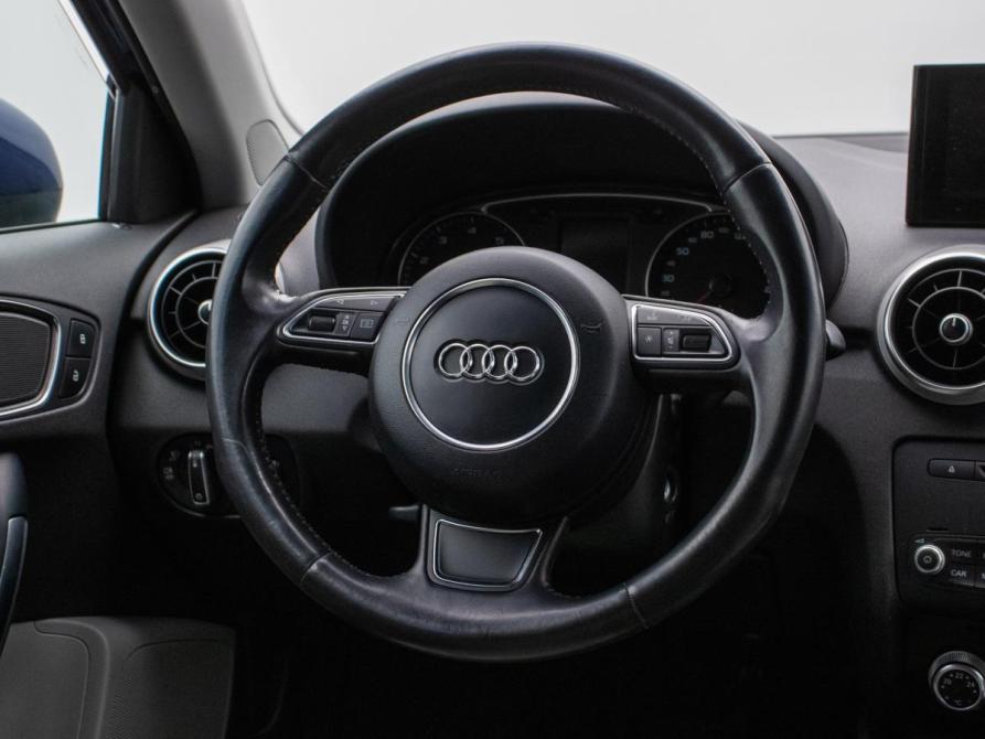 Audi A1 I (8X) Москва  - изображение 15
