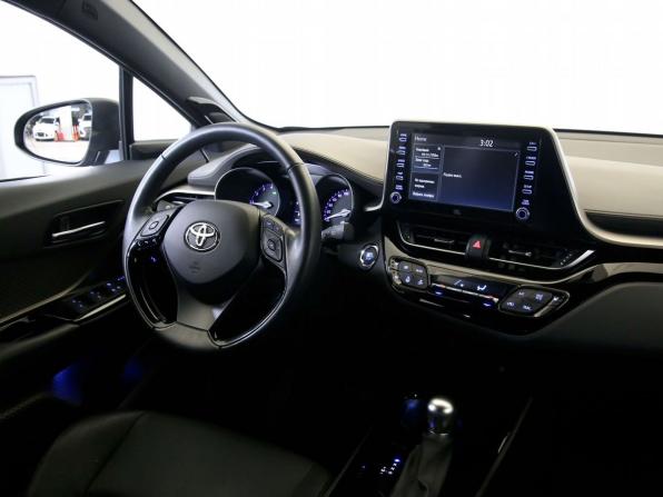 Toyota C-HR I Рестайлинг с пробегом 2020 года, цена 2 795 000 рублей, 29875 км, внедорожник, Автокод Объявления