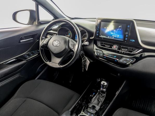 Toyota C-HR I с пробегом 2018 года, цена 1 970 000 рублей, 156834 км, внедорожник, Автокод Объявления